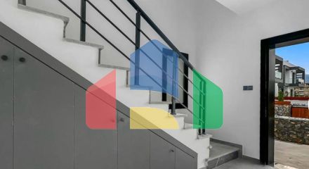 4-комнатная вилла 267 м2 с террасой 57 м2 с собственным участком земли