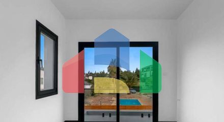 4-комнатная вилла 267 м2 с террасой 57 м2 с собственным участком земли