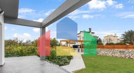 4-комнатная вилла 267 м2 с террасой 57 м2 с собственным участком земли