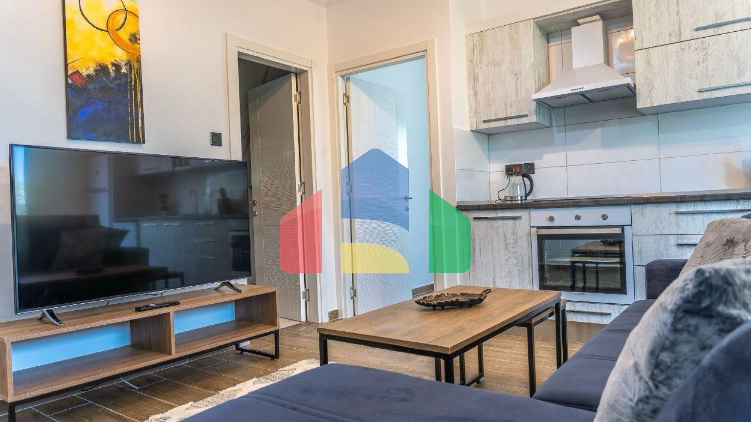 2-комнатные апартаменты 52 м2 с террасой на крыше 30 м2 и полным комплектом мебели