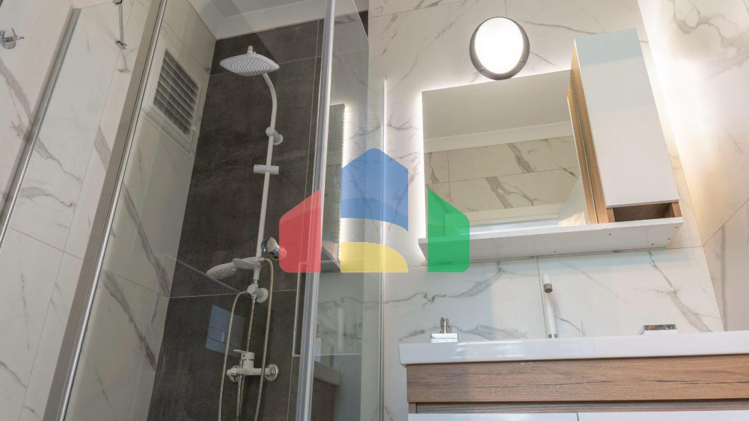 2-комнатные апартаменты 52 м2 с террасой на крыше 30 м2 и полным комплектом мебели