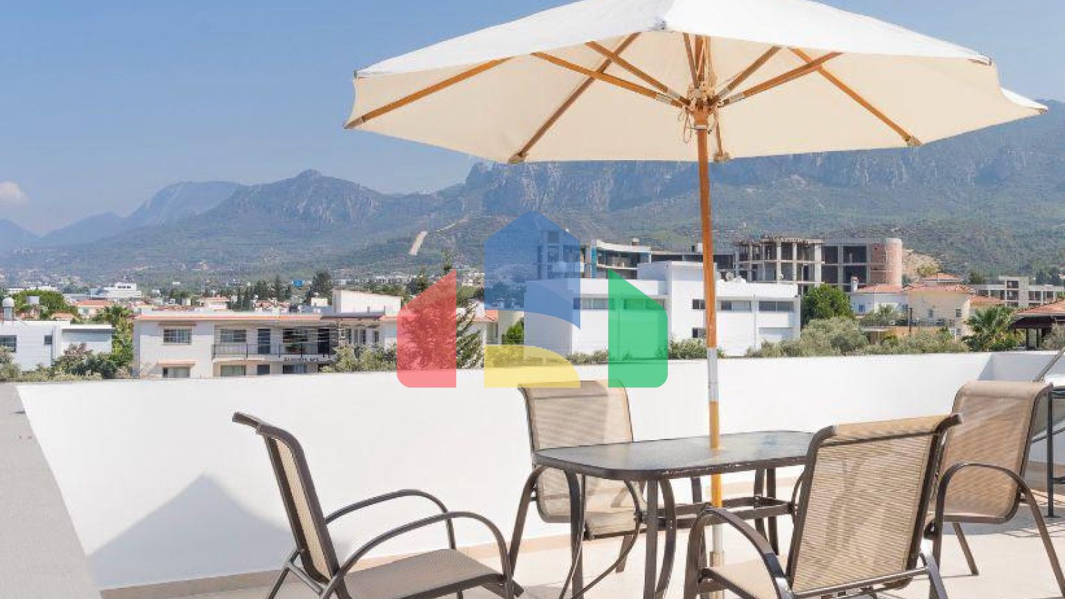 2-комнатные апартаменты 52 м2 с террасой на крыше 30 м2 и полным комплектом мебели