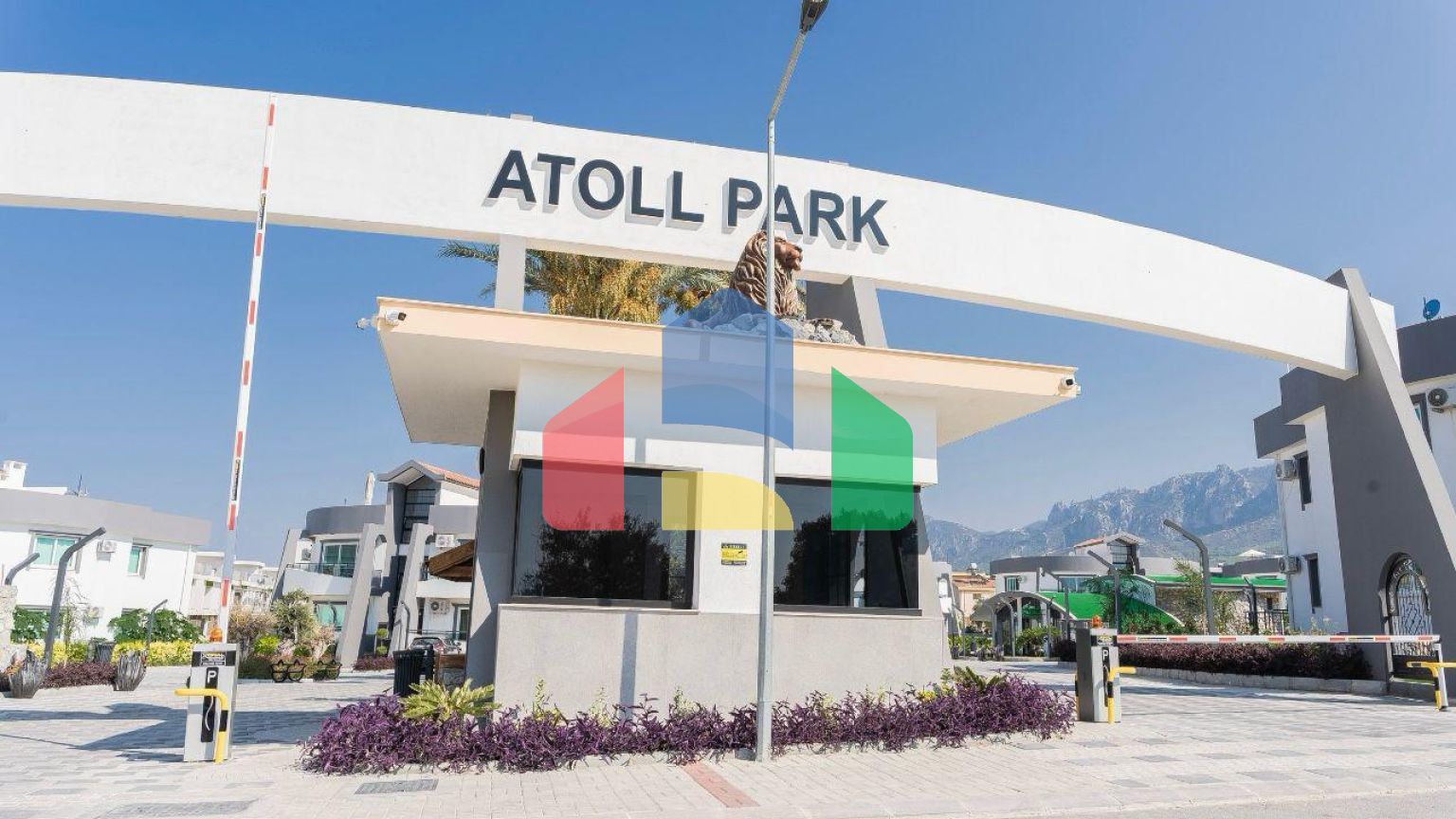 2-комнатные апартаменты 52 м2 с террасой на крыше 30 м2 и полным комплектом мебели