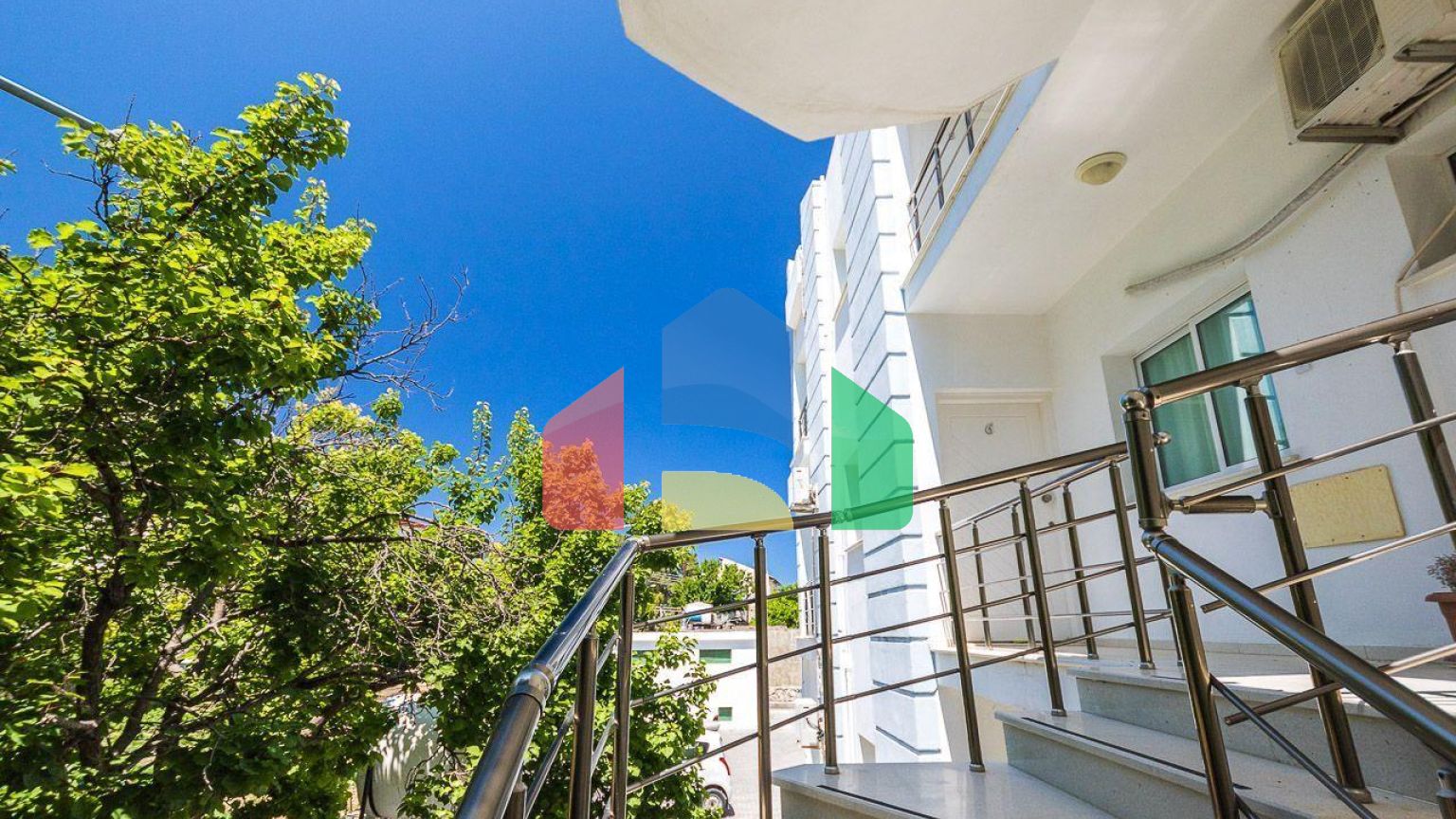 3-комнатные апартаменты 78 м2 с мебелью и техникой