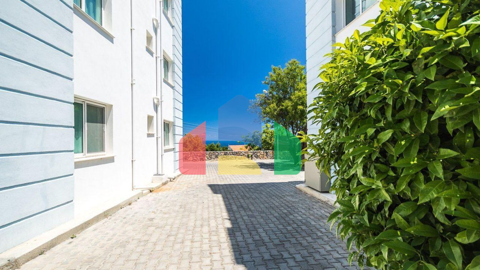 3-комнатные апартаменты 78 м2 с мебелью и техникой