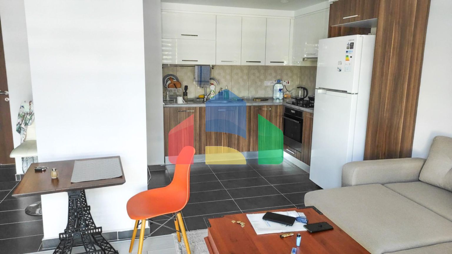 3-комнатные апартаменты 102 м2 с террасой 21 м2 и садом 30 м2 в 500 метрах от моря