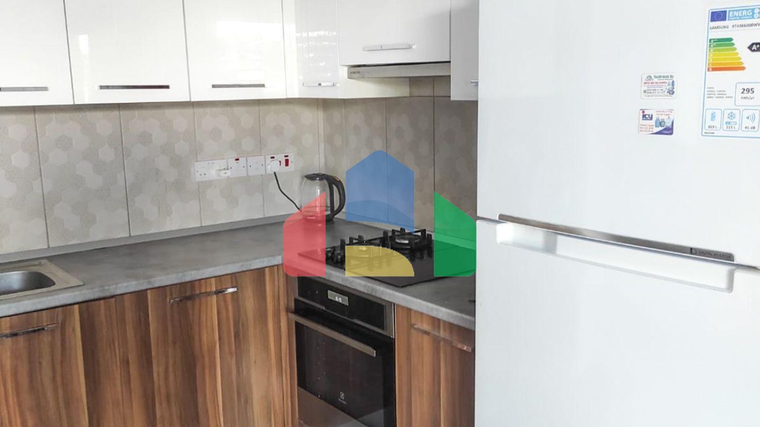 3-комнатные апартаменты 102 м2 с террасой 21 м2 и садом 30 м2 в 500 метрах от моря