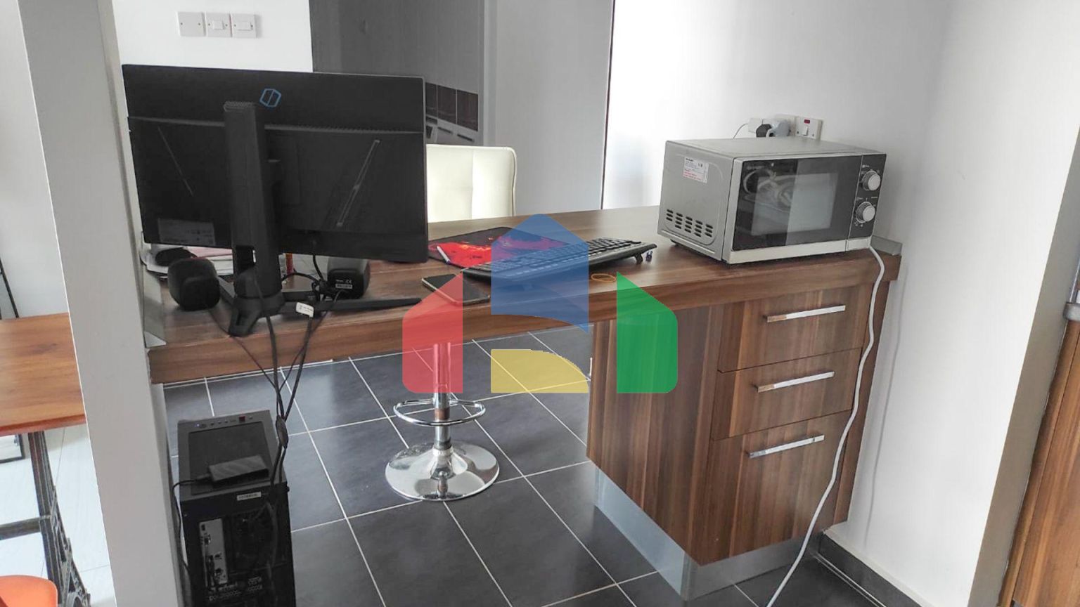 3-комнатные апартаменты 102 м2 с террасой 21 м2 и садом 30 м2 в 500 метрах от моря