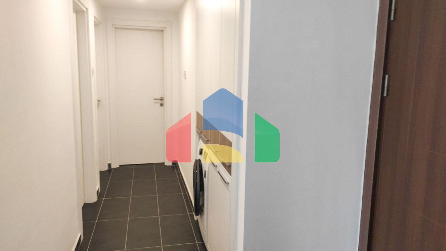 3-комнатные апартаменты 102 м2 с террасой 21 м2 и садом 30 м2 в 500 метрах от моря