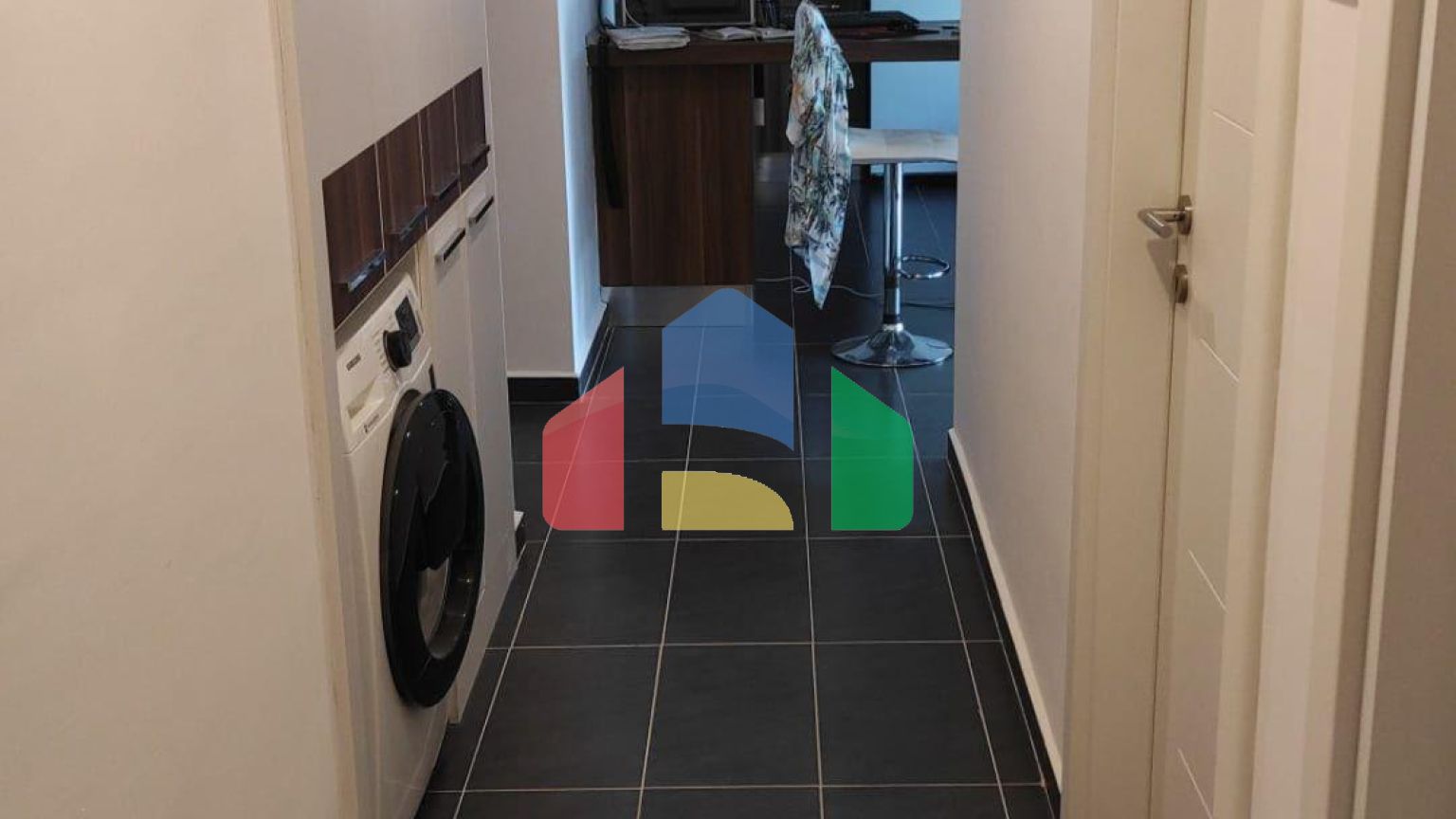 3-комнатные апартаменты 102 м2 с террасой 21 м2 и садом 30 м2 в 500 метрах от моря