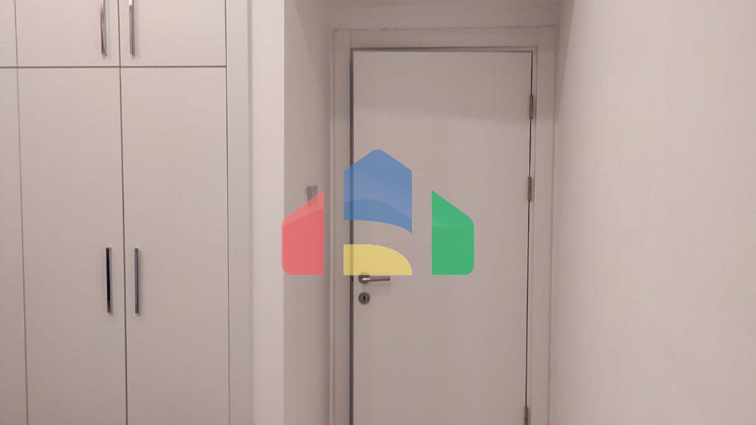 3-комнатные апартаменты 102 м2 с террасой 21 м2 и садом 30 м2 в 500 метрах от моря