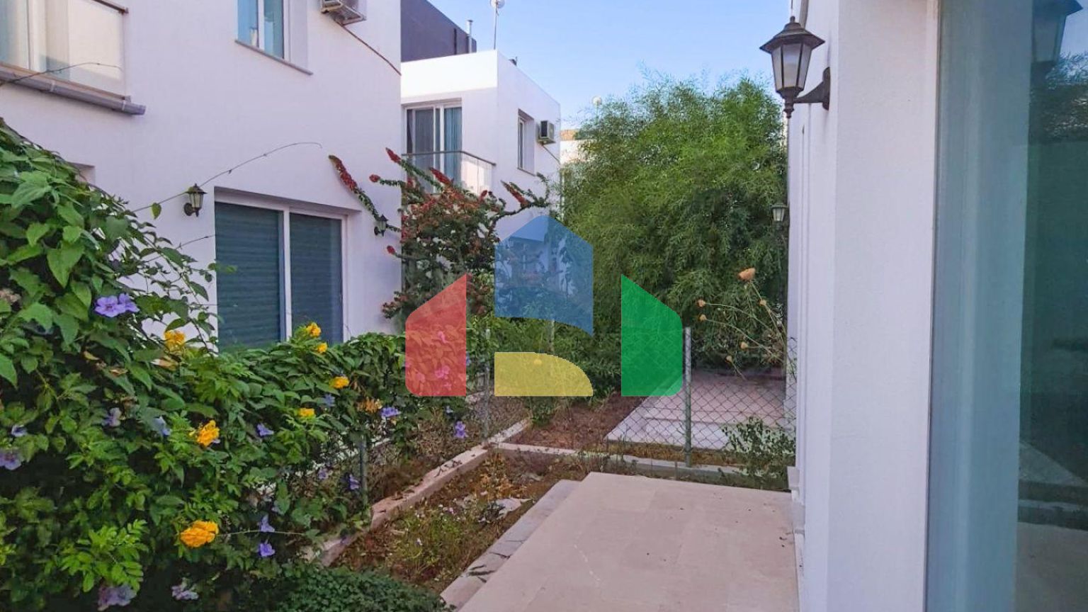 Двухэтажная 4-комнатная вилла 140 м2 с потрясающим видом на горы