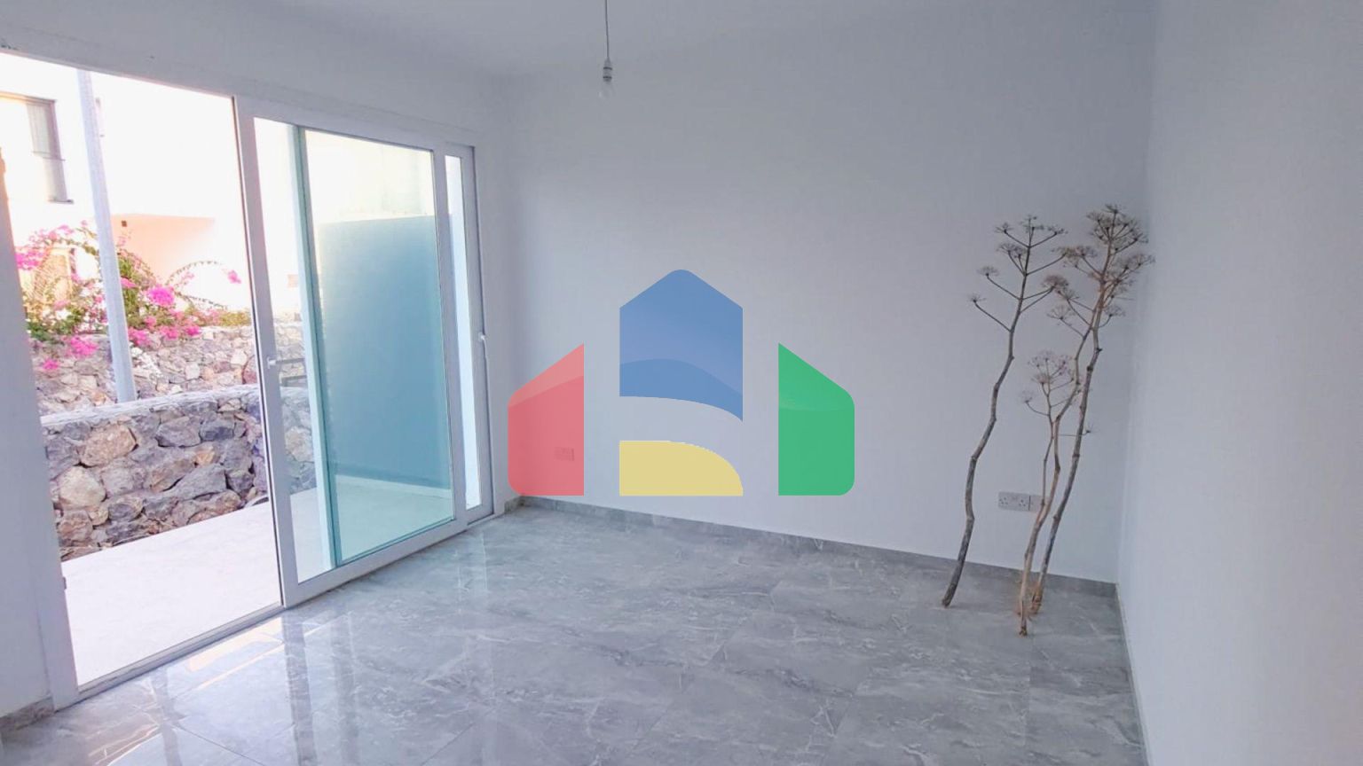 Двухэтажная 4-комнатная вилла 140 м2 с потрясающим видом на горы