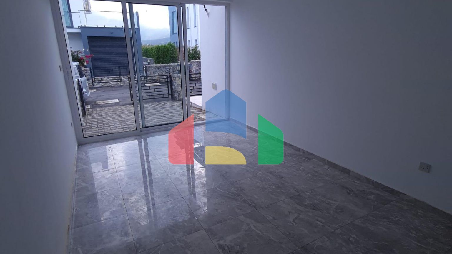 Двухэтажная 4-комнатная вилла 140 м2 с потрясающим видом на горы