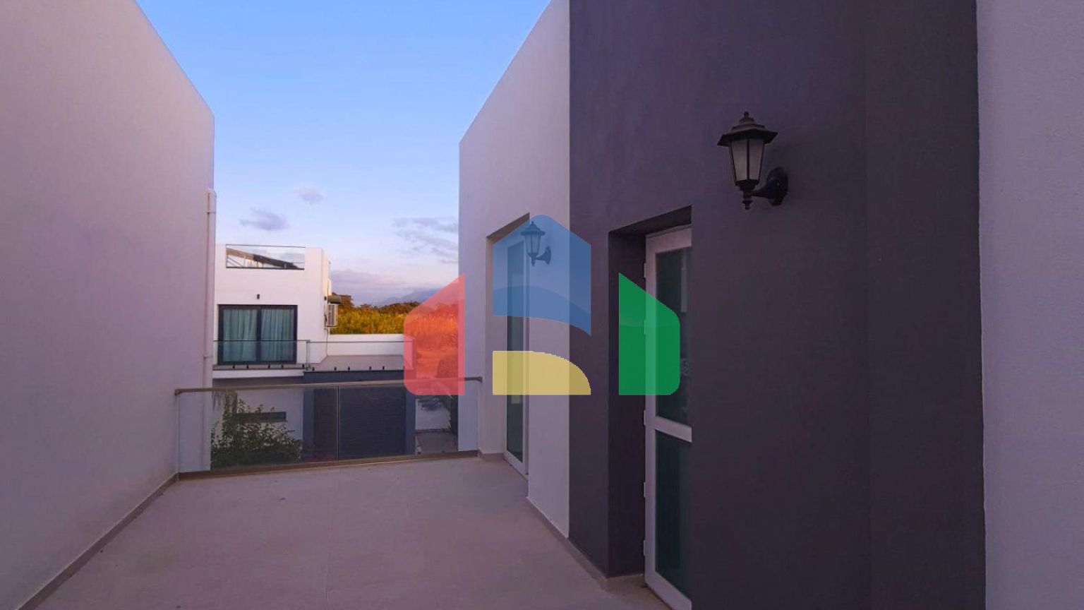 Двухэтажная 4-комнатная вилла 140 м2 с потрясающим видом на горы