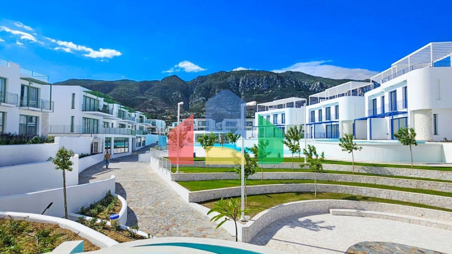 3-комнатный пентхаус 71 м2 с террасой на крыше 50 м2 в Лапте