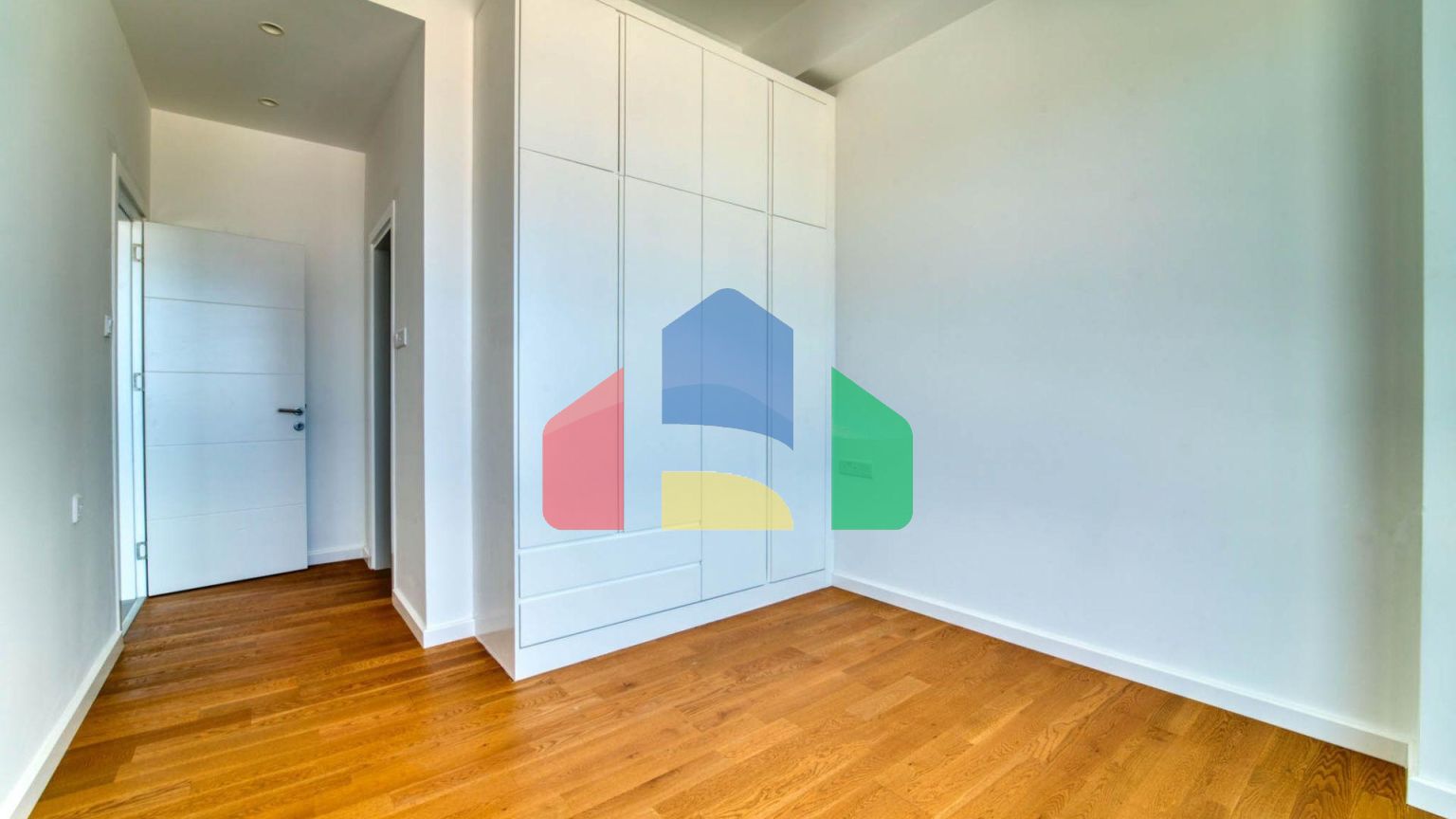 4-комнатный пентхаус 114 м2 с бассейном на крыше и неперекрываемыми видами на море!