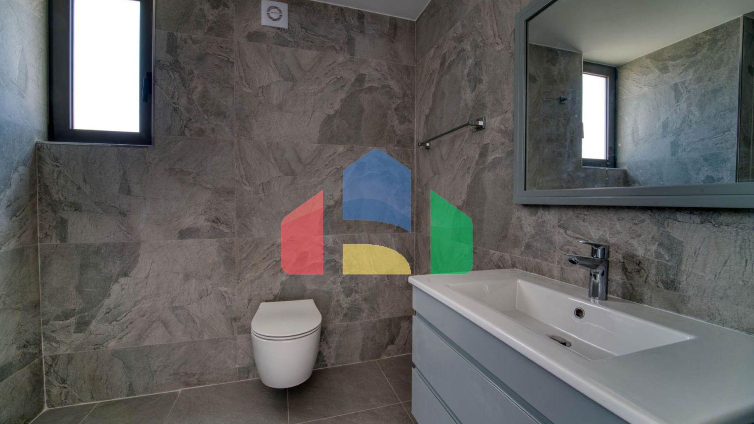 4-комнатный пентхаус 114 м2 с бассейном на крыше и неперекрываемыми видами на море!