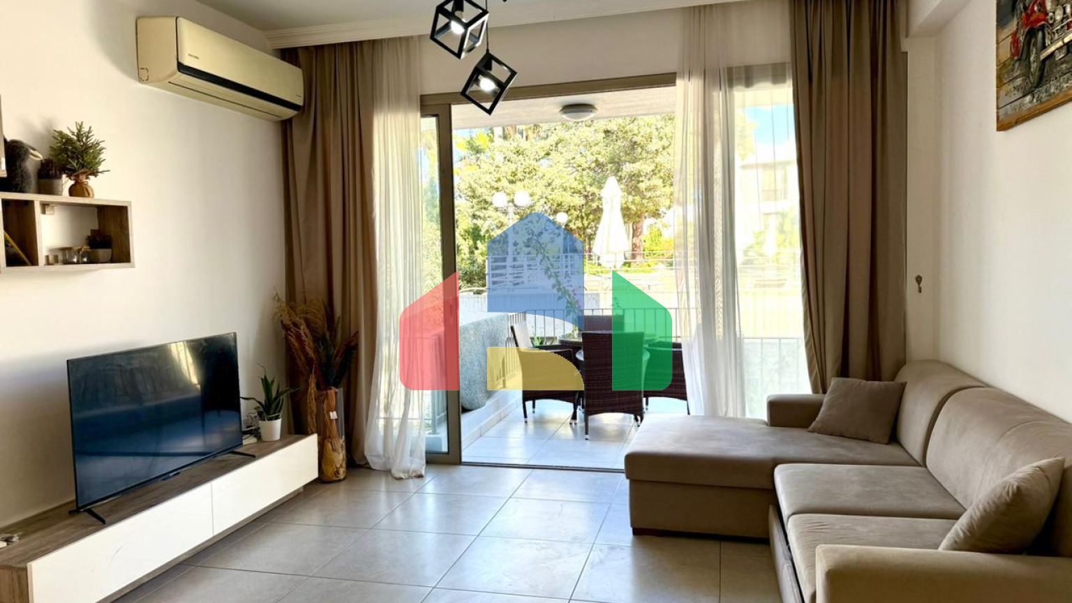 3-комнатный пентхаус 61 м2 с террасой на крыше 44 м2 полностью меблирован