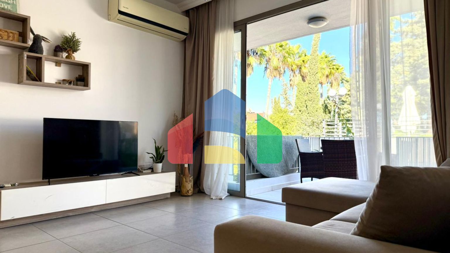 3-комнатный пентхаус 61 м2 с террасой на крыше 44 м2 полностью меблирован