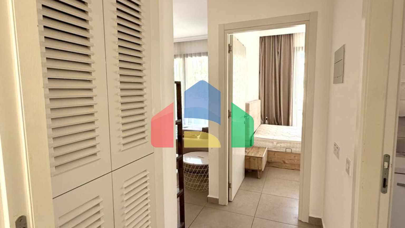 3-комнатный пентхаус 61 м2 с террасой на крыше 44 м2 полностью меблирован