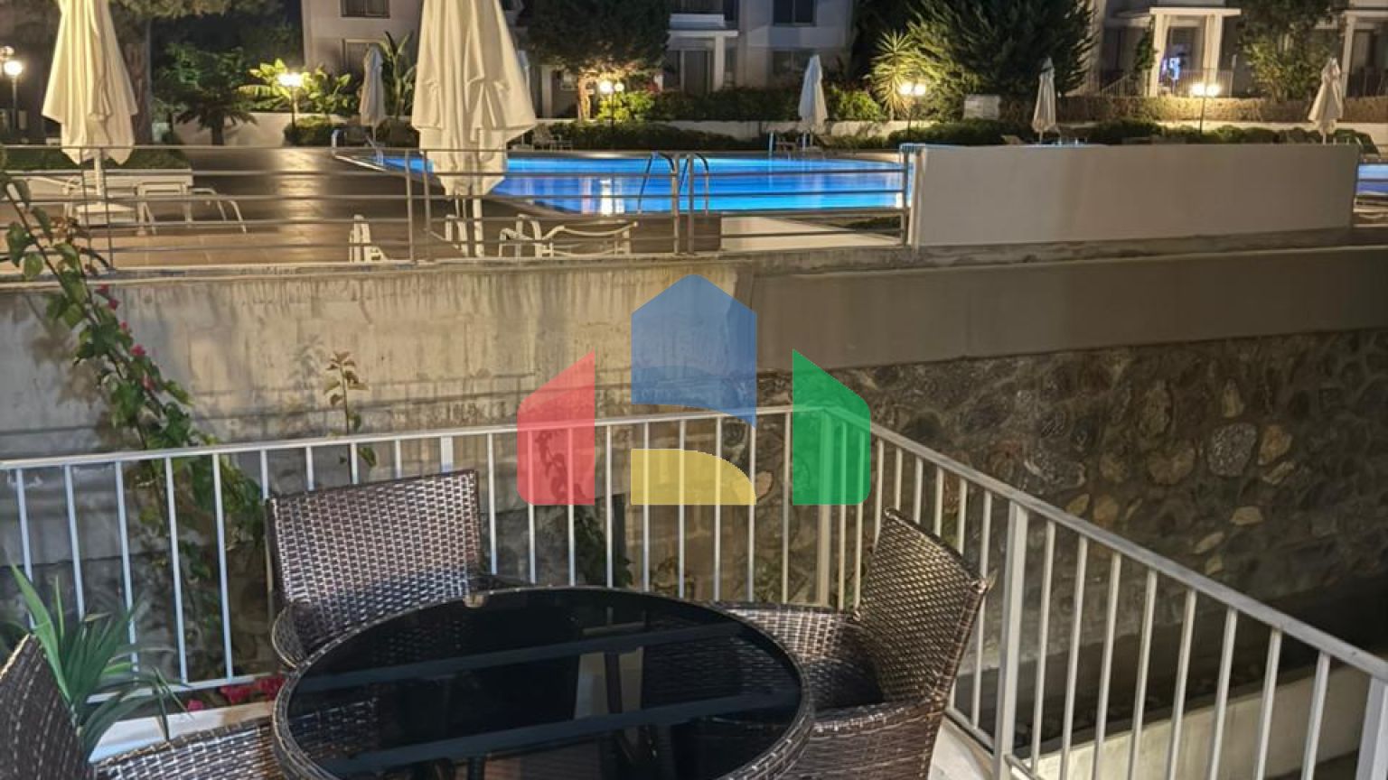 3-комнатный пентхаус 61 м2 с террасой на крыше 44 м2 полностью меблирован