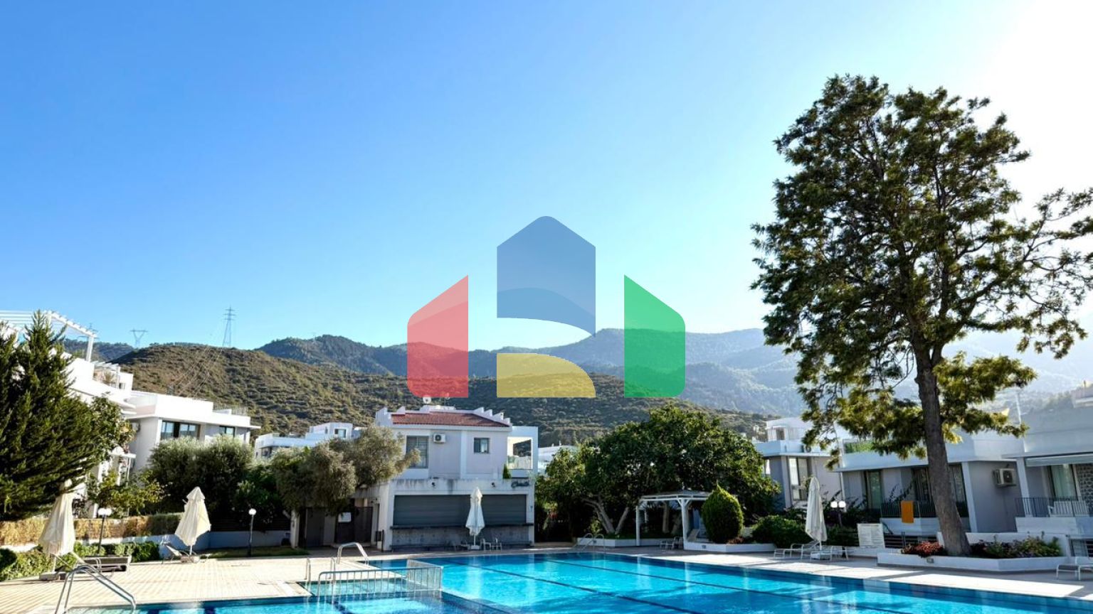 3-комнатный пентхаус 61 м2 с террасой на крыше 44 м2 полностью меблирован