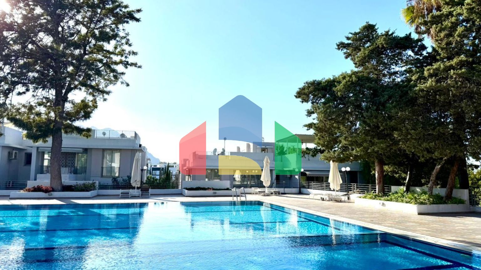 3-комнатный пентхаус 61 м2 с террасой на крыше 44 м2 полностью меблирован