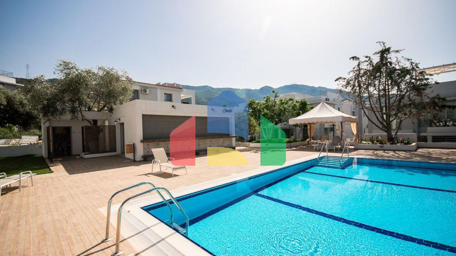 3-комнатный пентхаус 61 м2 с террасой на крыше 44 м2 полностью меблирован