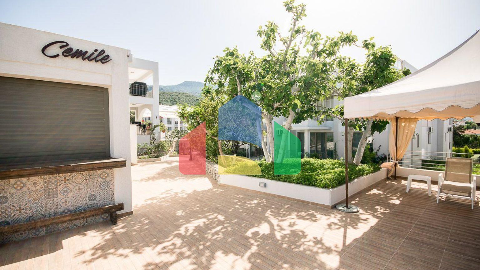 3-комнатный пентхаус 61 м2 с террасой на крыше 44 м2 полностью меблирован