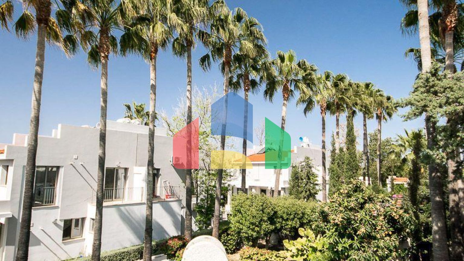 3-комнатный пентхаус 61 м2 с террасой на крыше 44 м2 полностью меблирован