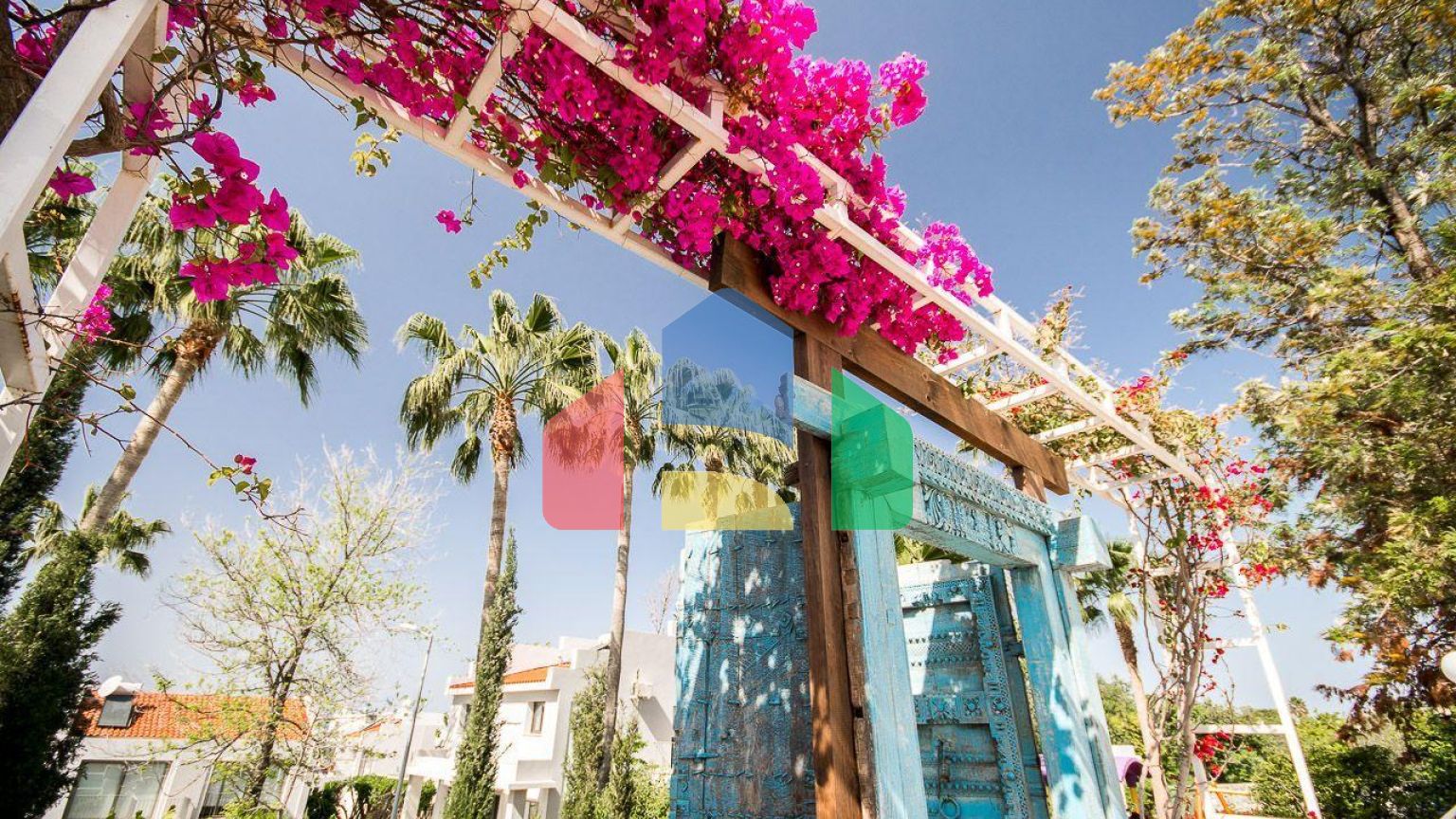 3-комнатный пентхаус 61 м2 с террасой на крыше 44 м2 полностью меблирован