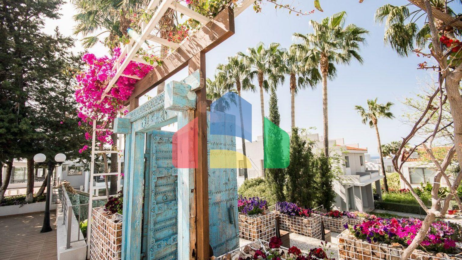 3-комнатный пентхаус 61 м2 с террасой на крыше 44 м2 полностью меблирован