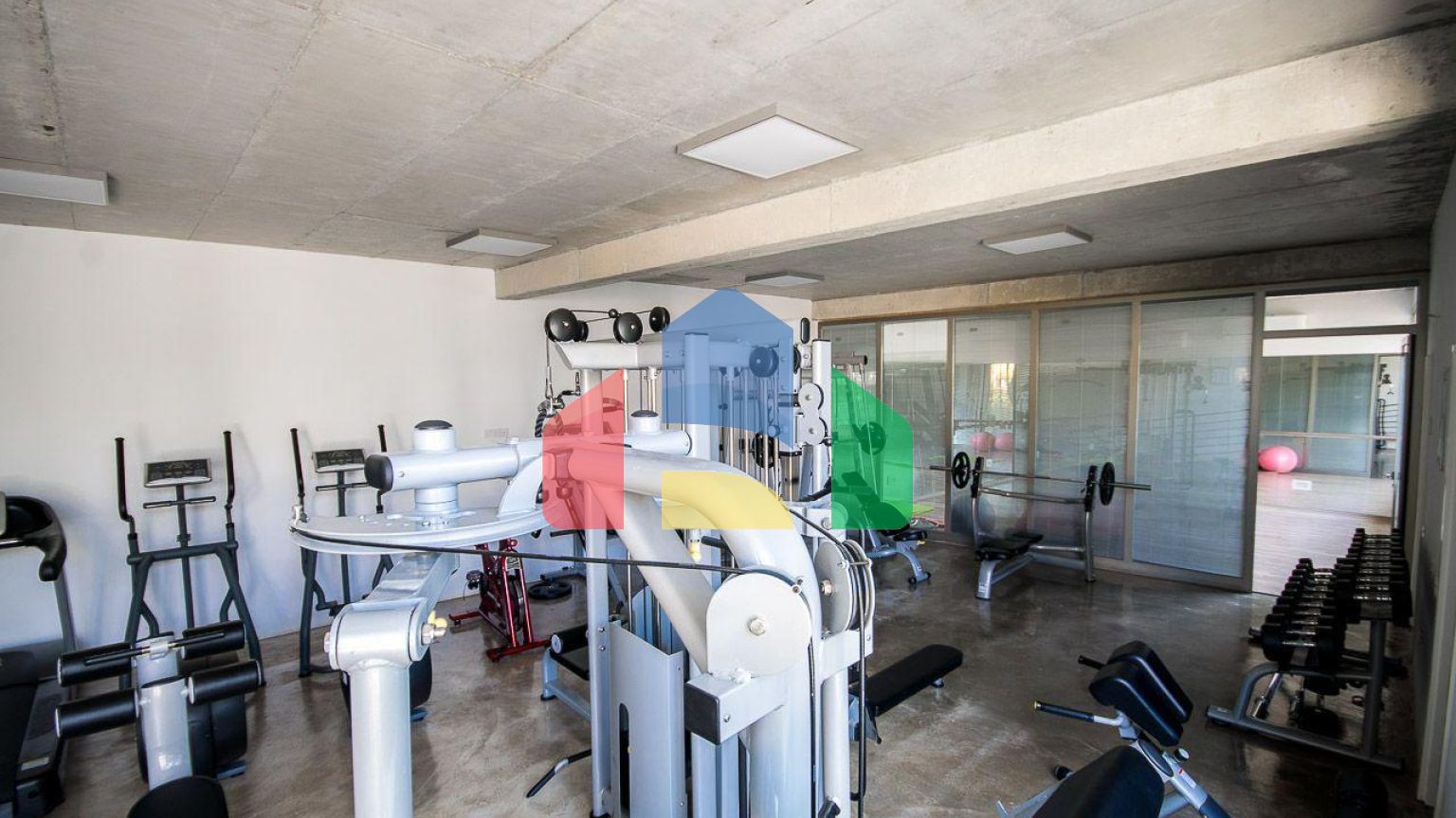 3-комнатный пентхаус 61 м2 с террасой на крыше 44 м2 полностью меблирован