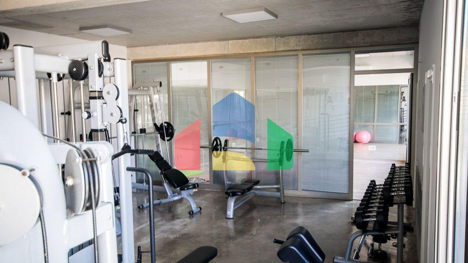 3-комнатный пентхаус 61 м2 с террасой на крыше 44 м2 полностью меблирован