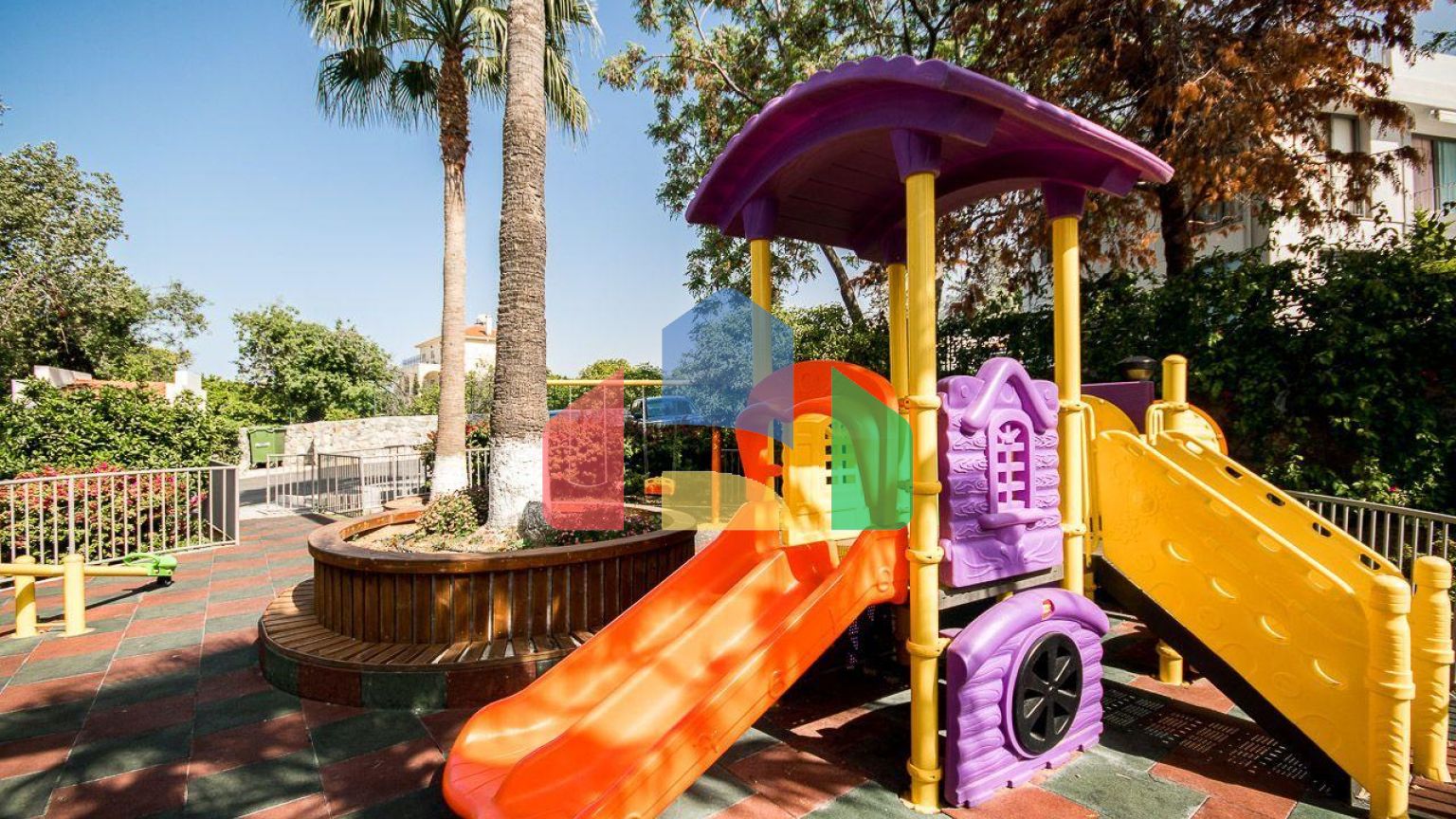 3-комнатный пентхаус 61 м2 с террасой на крыше 44 м2 полностью меблирован