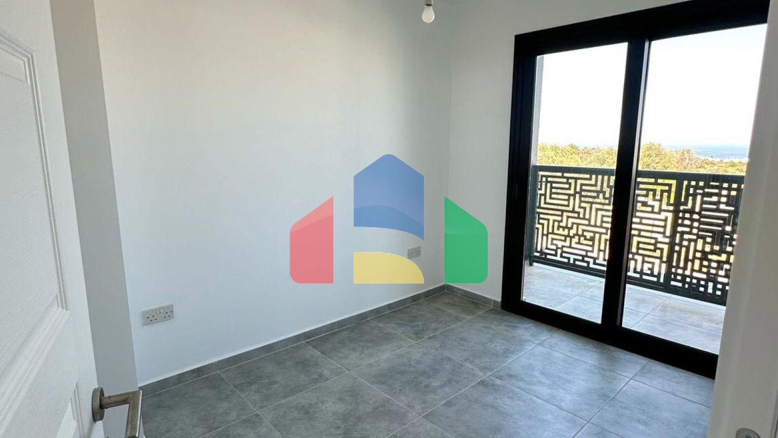 3-комнатный пентхаус loft 70 м2 с террасой на крыше 35 м2 с видами на море!