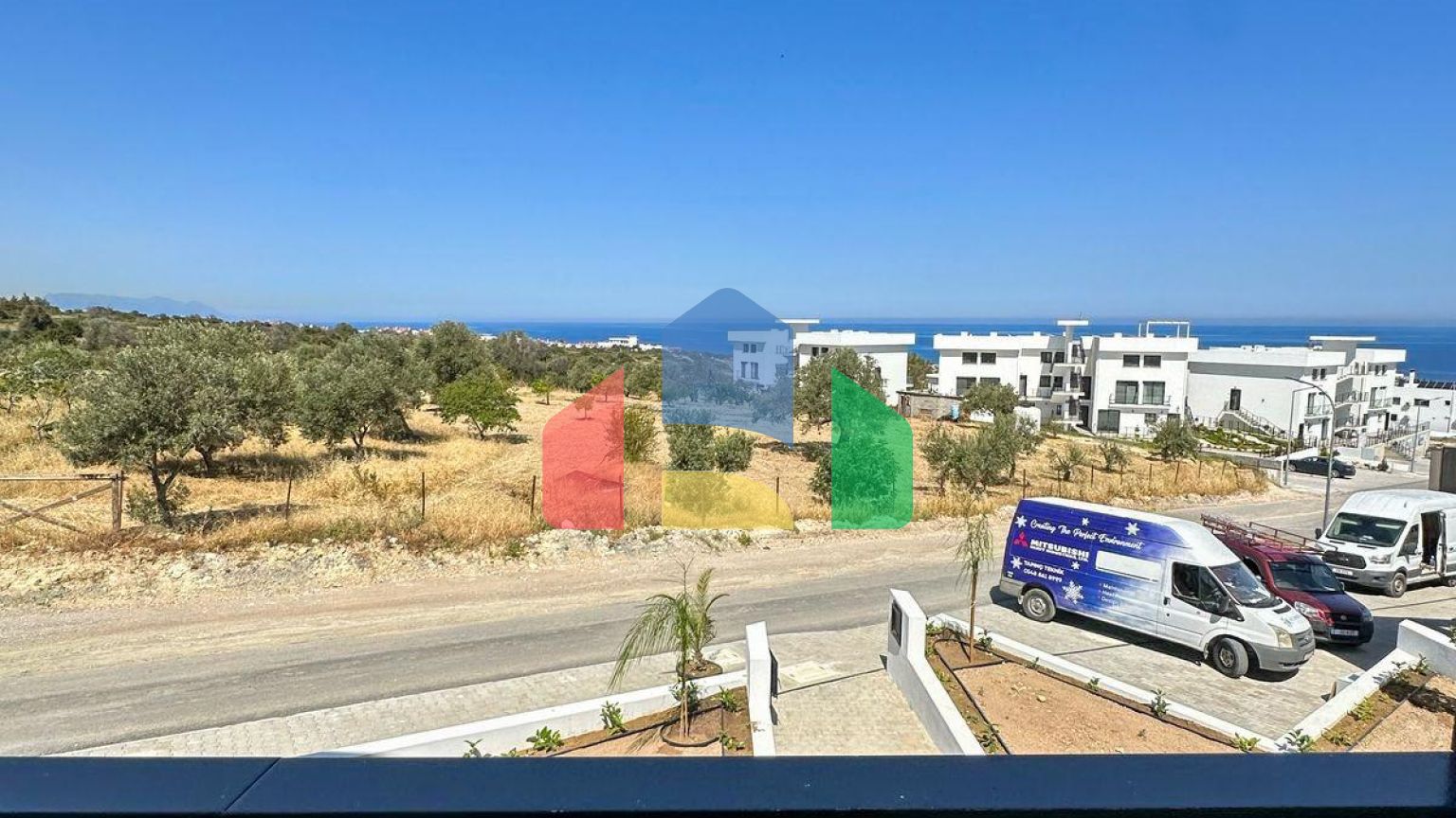 3-комнатный пентхаус loft 70 м2 с террасой на крыше 35 м2 с видами на море!