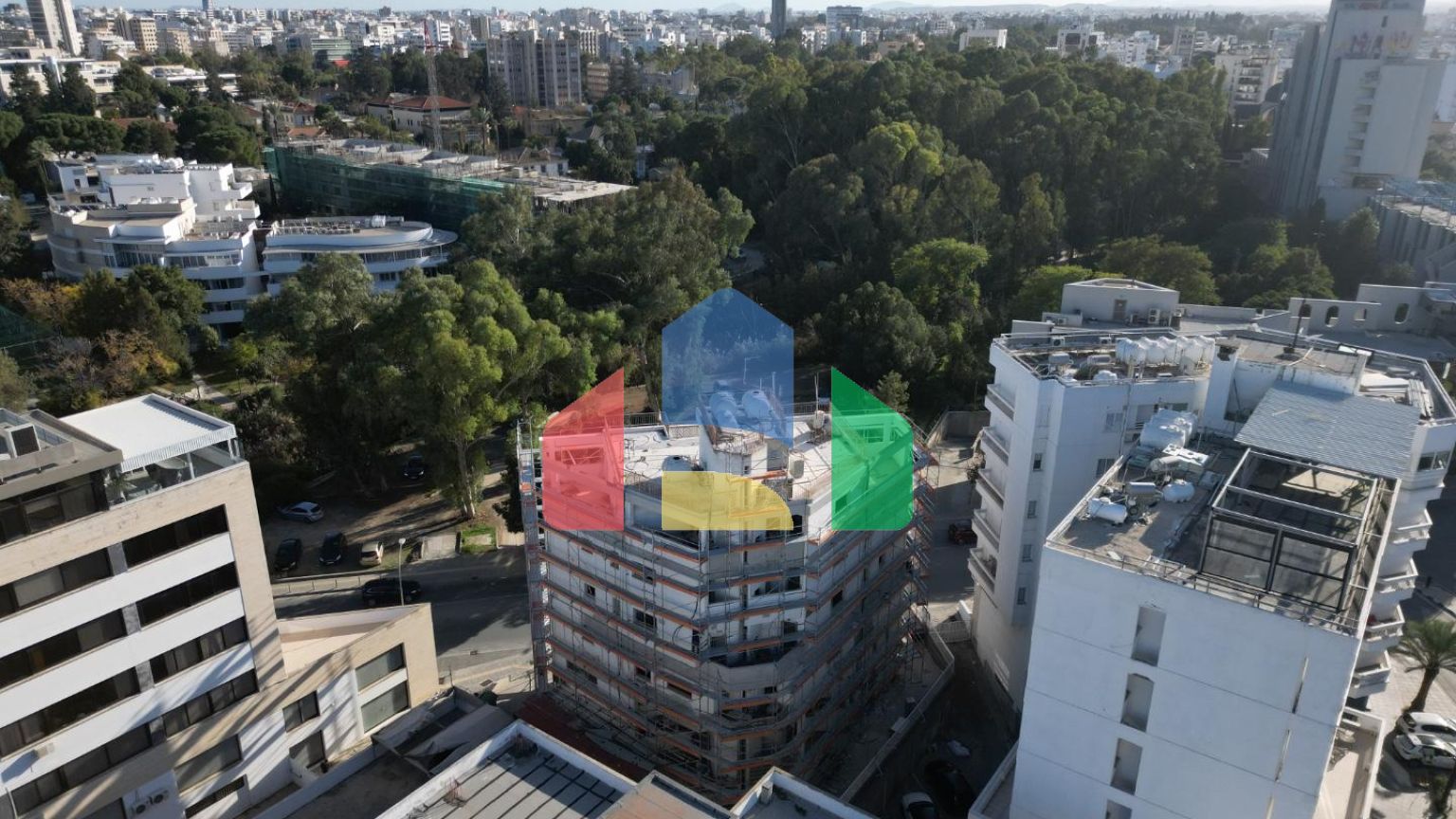 Современные апартаменты и магазины в центре Ларнаки, Centarllink