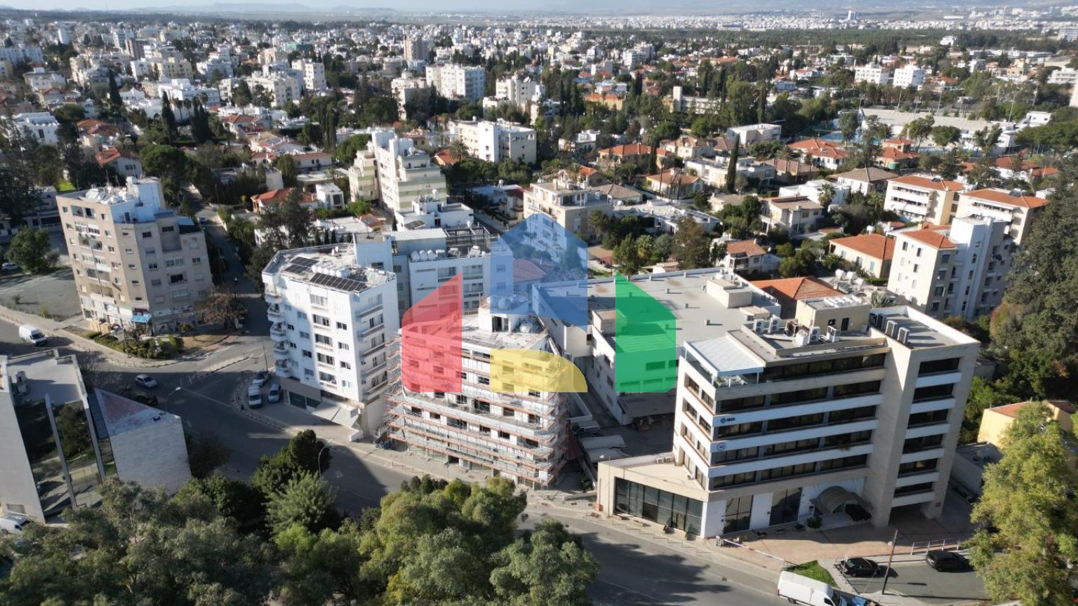 Современные апартаменты и магазины в центре Ларнаки, Centarllink