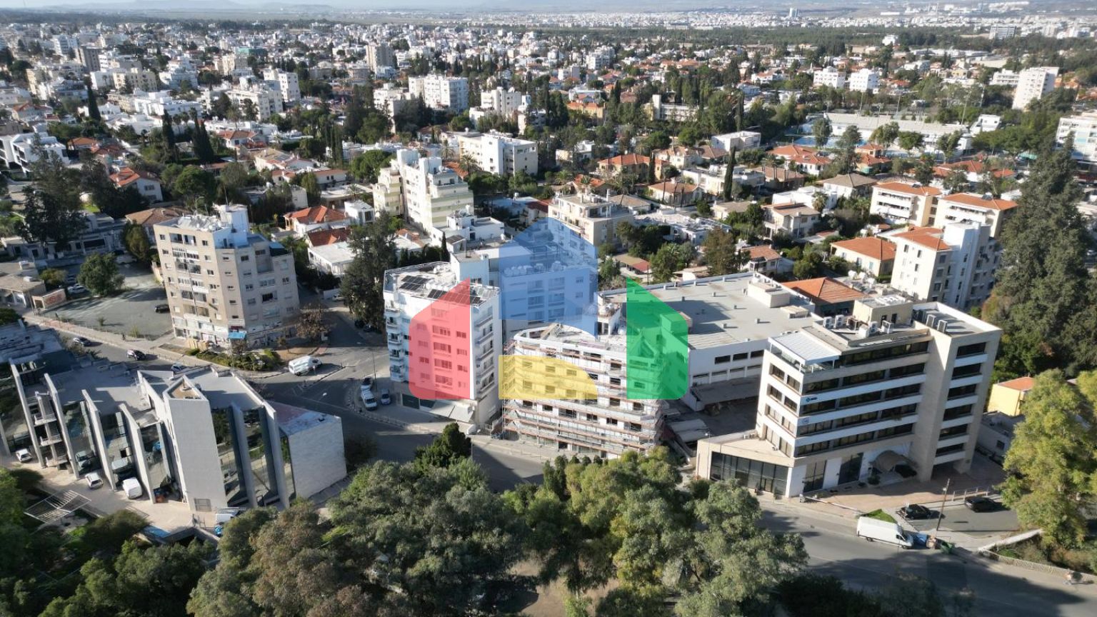 Современные апартаменты и магазины в центре Ларнаки, Centarllink