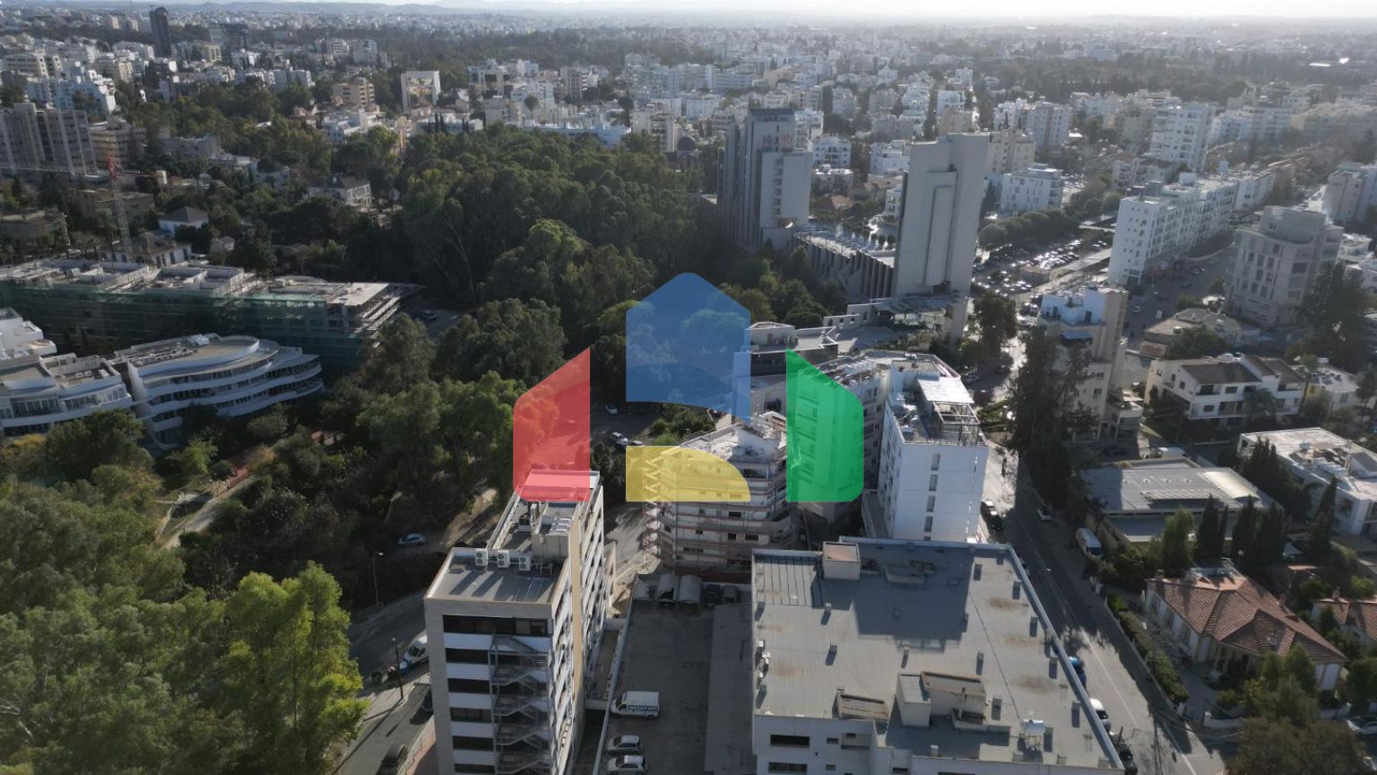 Современные апартаменты и магазины в центре Ларнаки, Centarllink