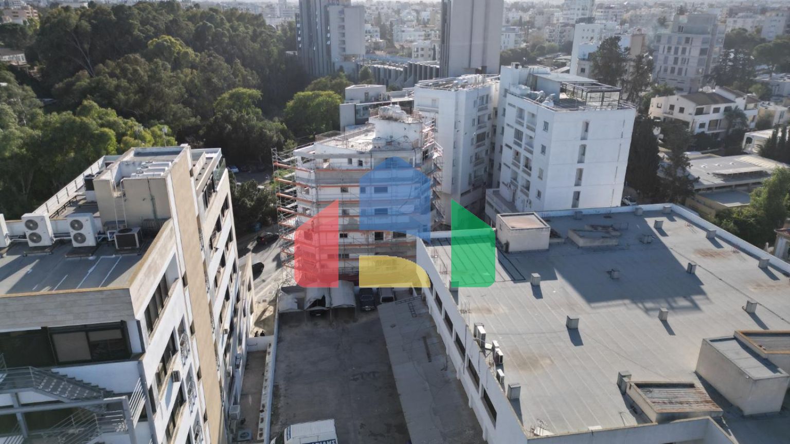 Современные апартаменты и магазины в центре Ларнаки, Centarllink