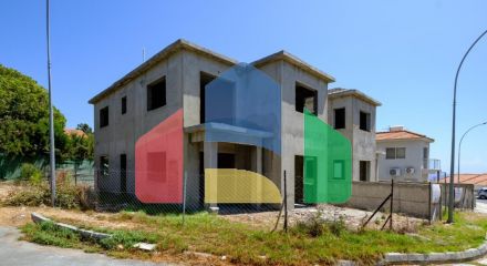Продаж - Котедж 667 m² В Лимассоле