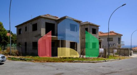 Продаж - Котедж 667 m² В Лимассоле