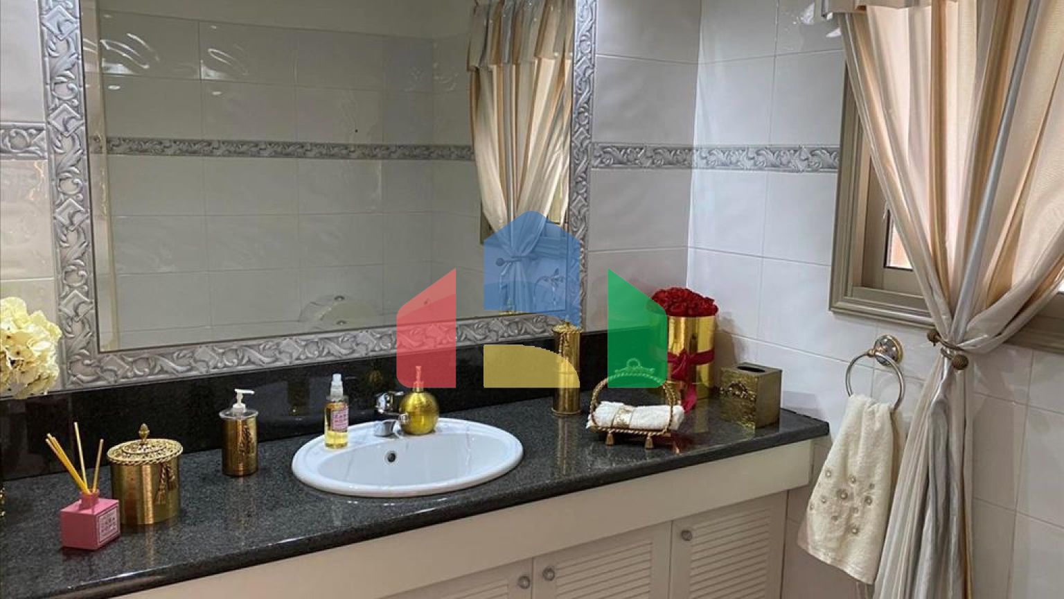 Продаж - Вілла 580 m² В Лимассоле