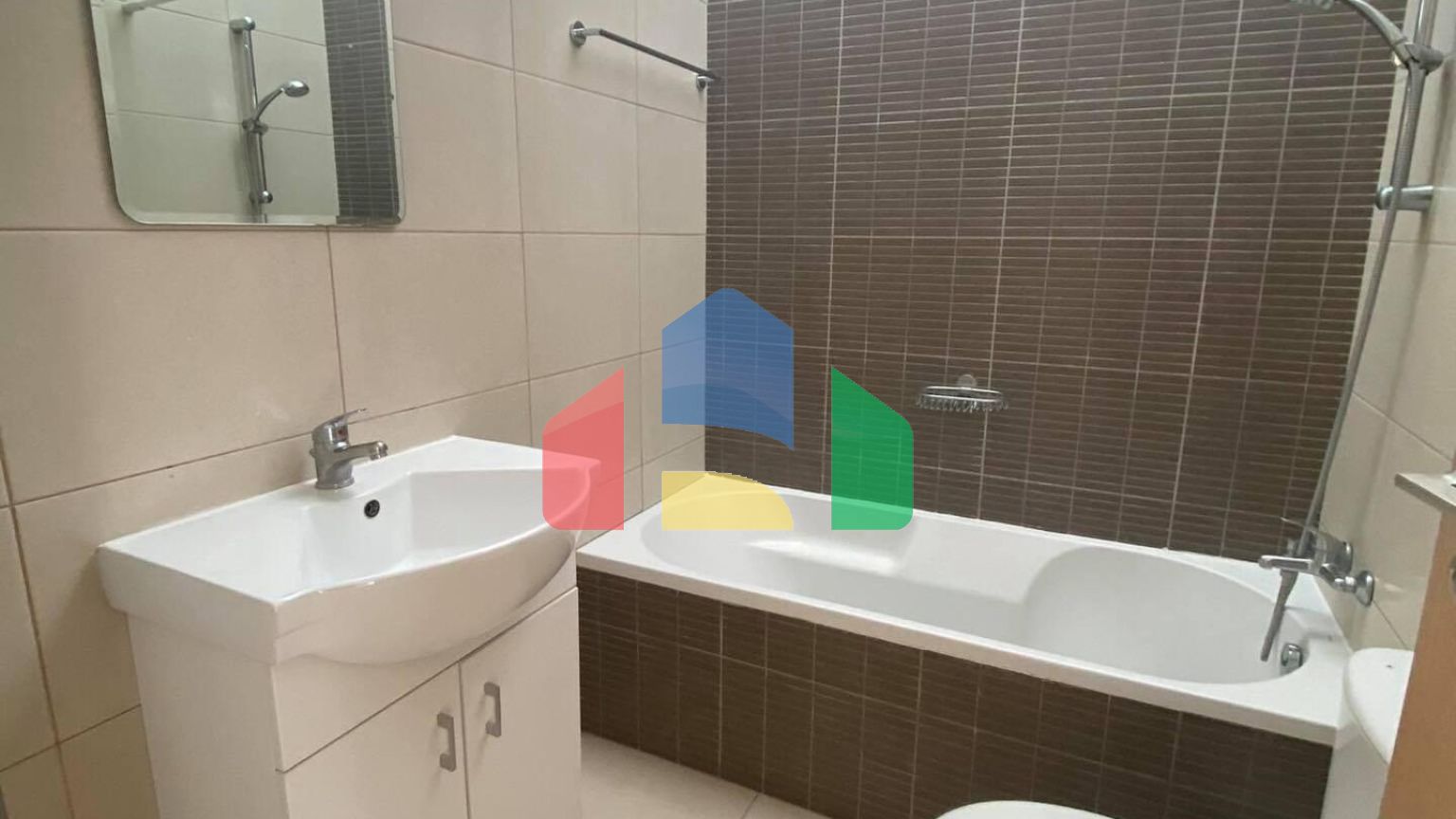 Продаж - Таунхаус 125 m² В Лимассоле