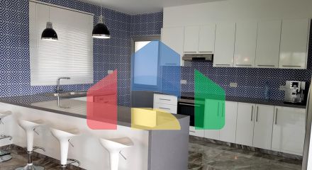 Продаж - Квартира 200 m² В Лимассоле