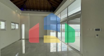 Продаж - Вілла 376 m² В Лимассоле