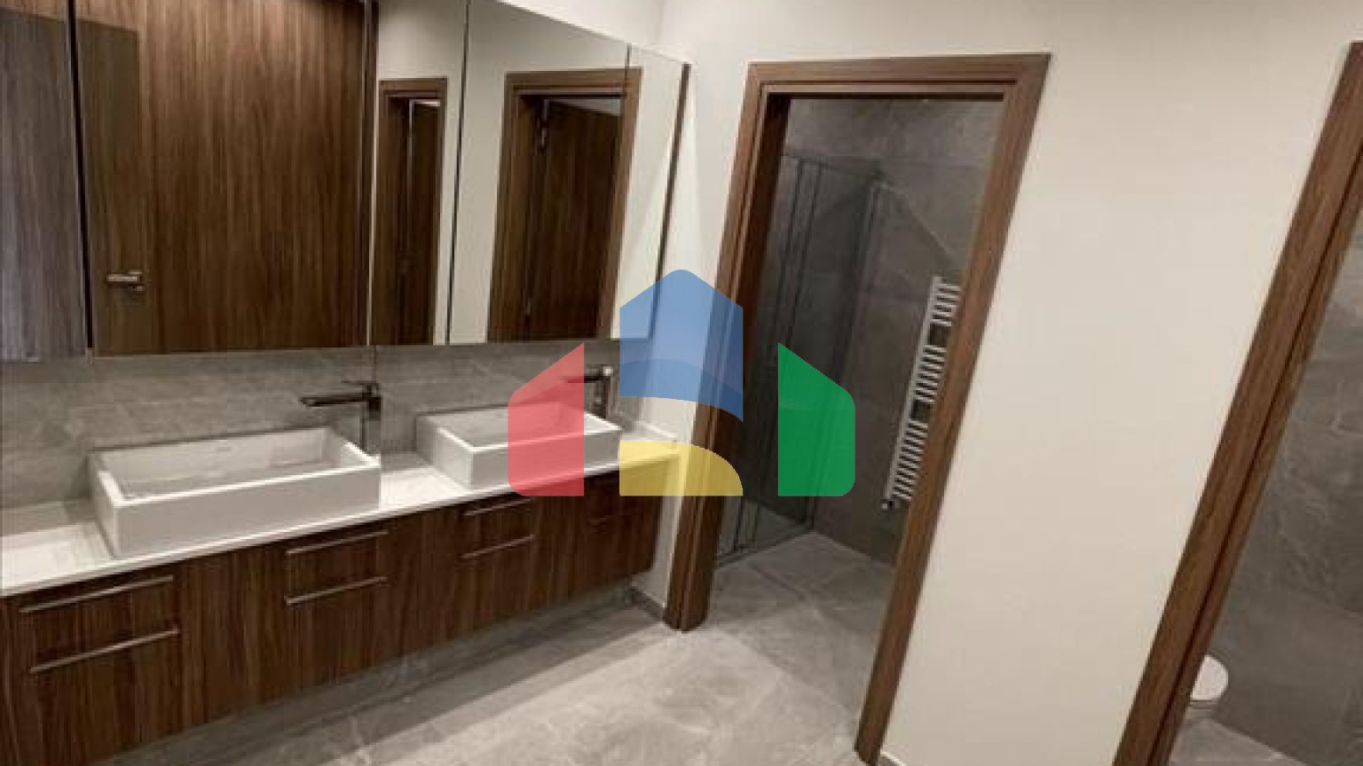 Продаж - Вілла 376 m² В Лимассоле